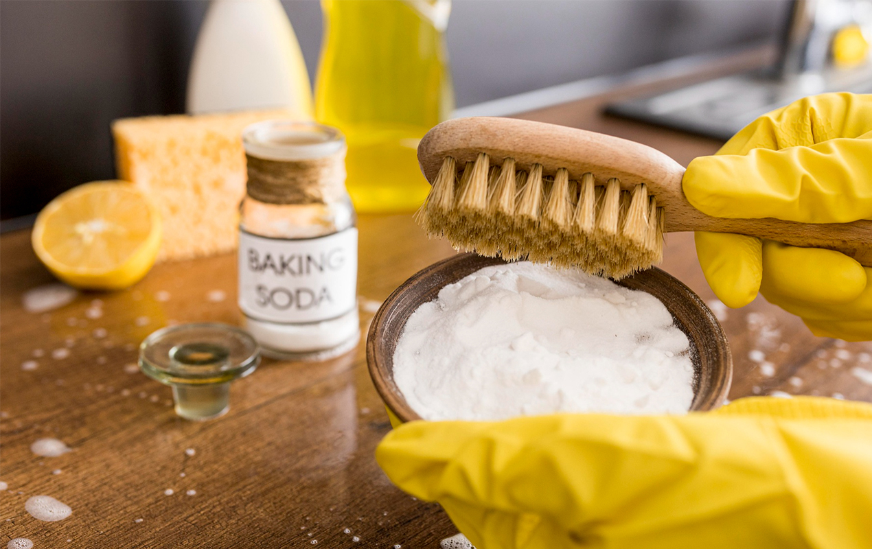 Baking soda glass cleaning hacks