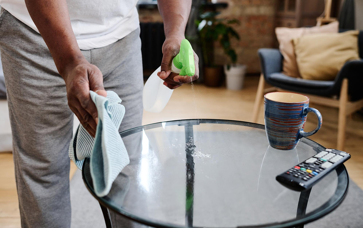 Round glass coffee table cleaning