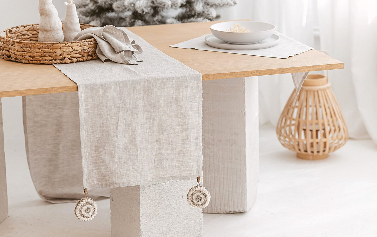 White Table runner with tablecloth weights